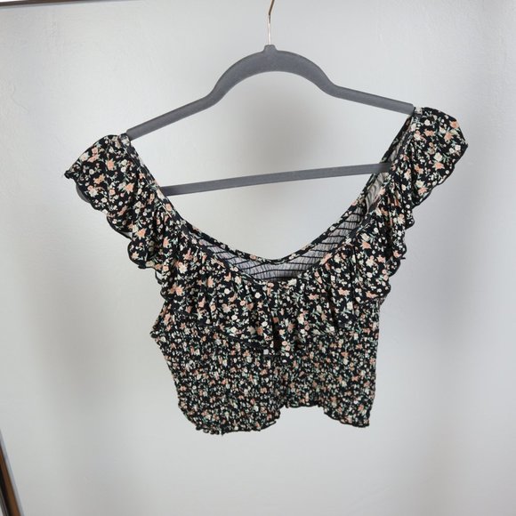 Cropped Ruffles Top - Picture 7 of 8